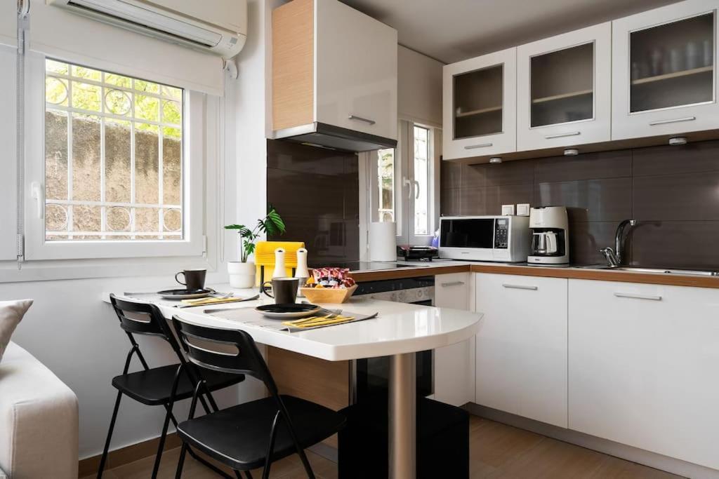 Modern Two Level Apartment In The Heart Of Atény Exteriér fotografie