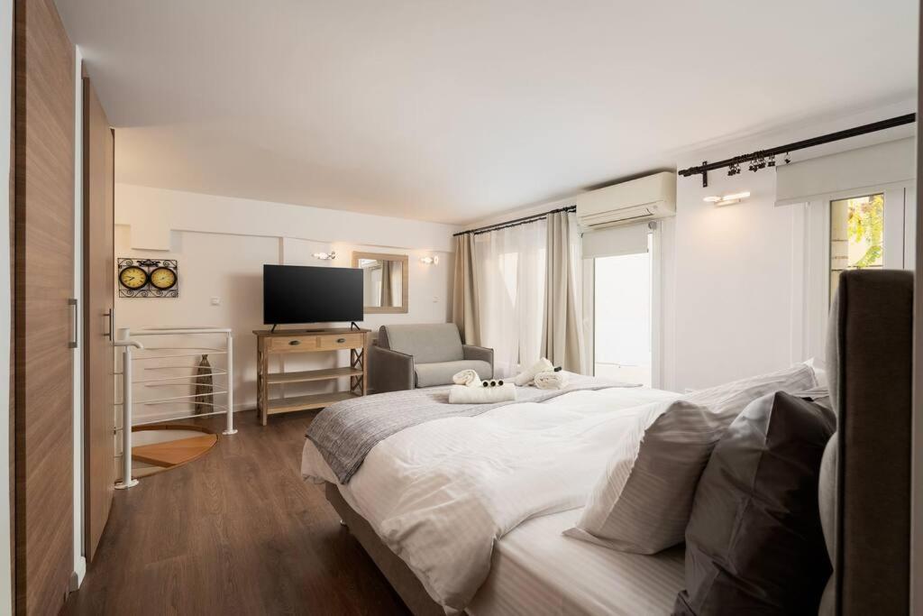 Modern Two Level Apartment In The Heart Of Atény Exteriér fotografie