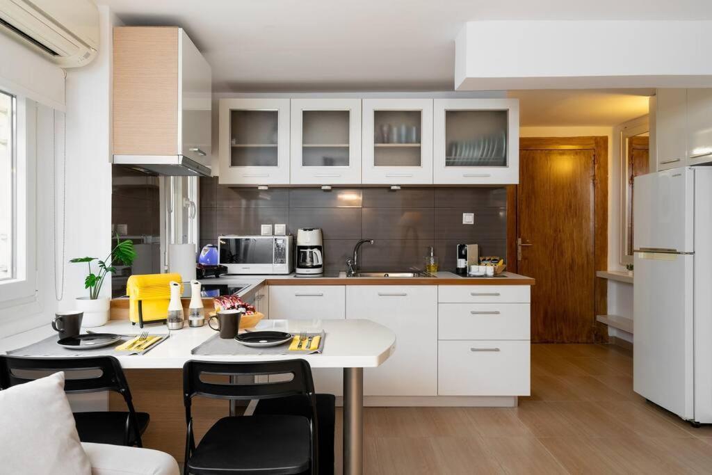 Modern Two Level Apartment In The Heart Of Atény Exteriér fotografie